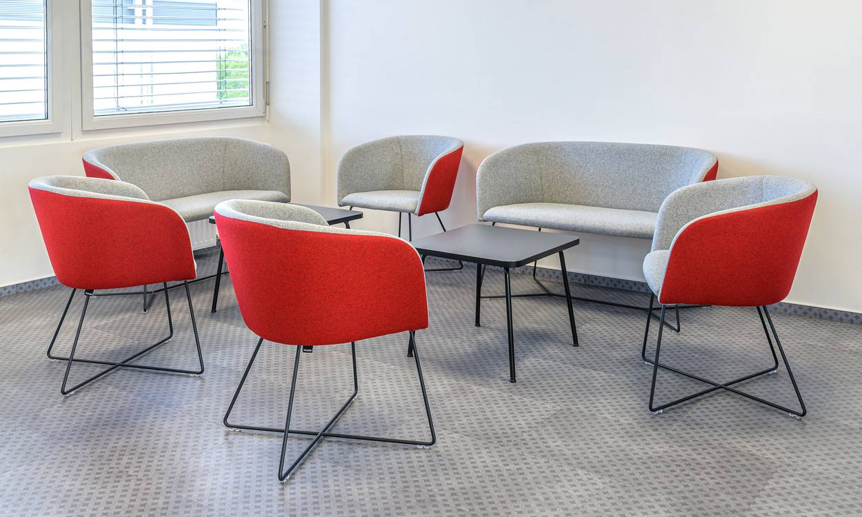 CityOffice_Naudu_Kresli_Divani